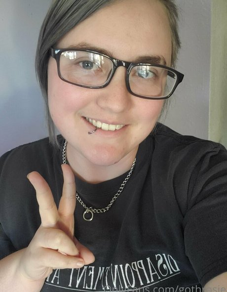 gothrosie leaked onlyfans sex tape