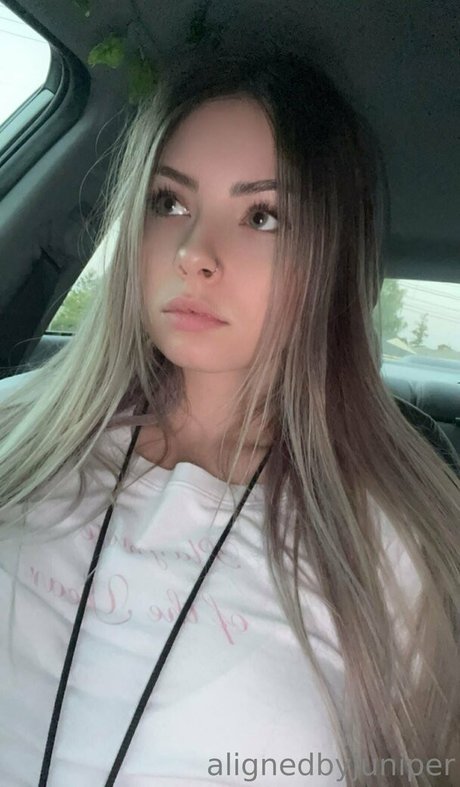 alignedbyjuniper onlyfans leak naked