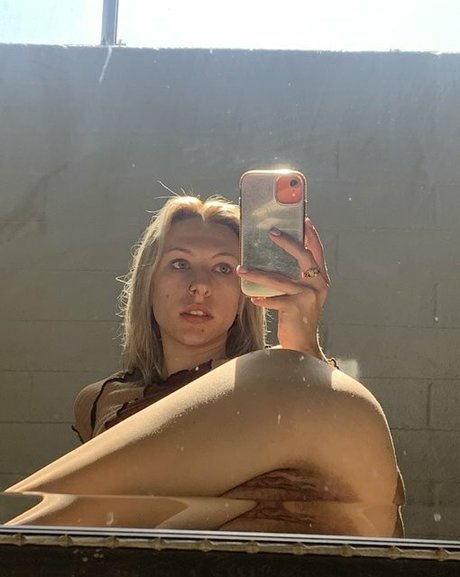 AlanaRay20 nude onlyfans pics