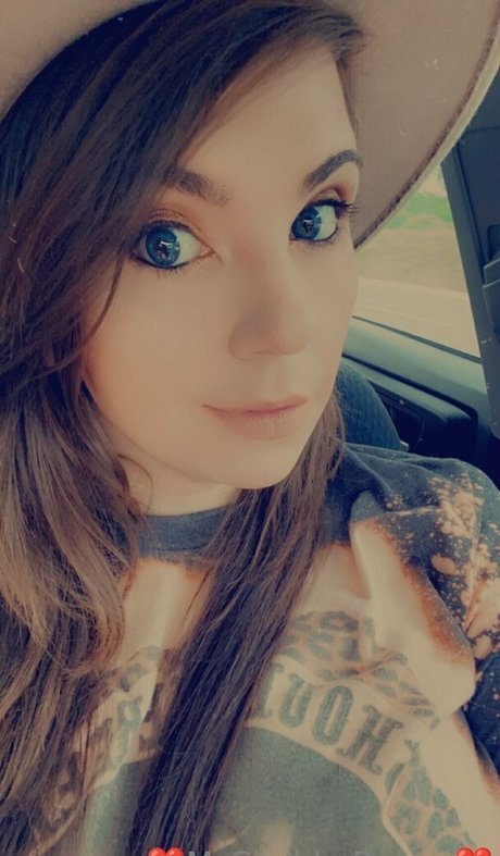 mschubbybunny onlyfans striptease