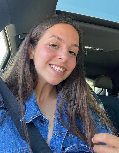 claudia 2004 onlyfans model images