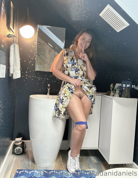 akadanidaniels onlyfans nudes leak