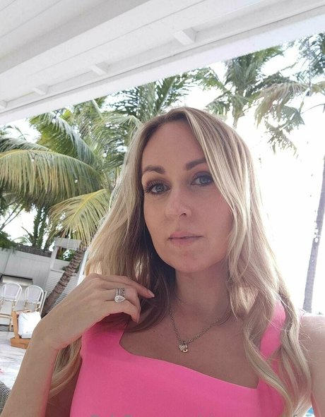 sierraspunkfree naked onlyfans leak