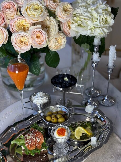 emmilee xx onlyfans leajs