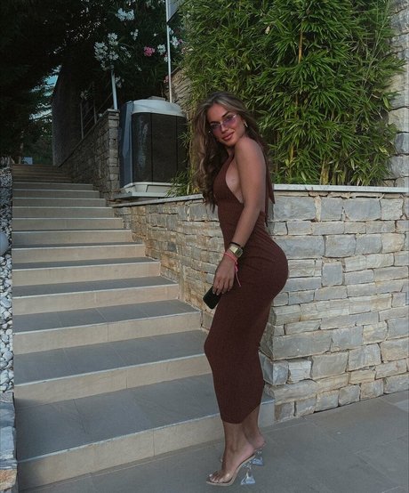 Teodora Dzehverovic nude onlyfans