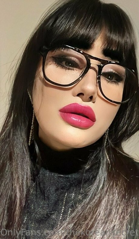 thekoreansecretary onlyfans naked pics