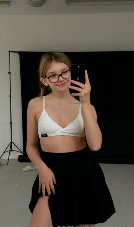 wonderfeel2 onlyfans strip tease