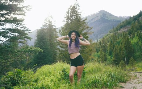 lolaxsparks naked only fans