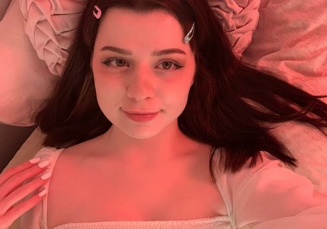 Aveykitty onlyfans images