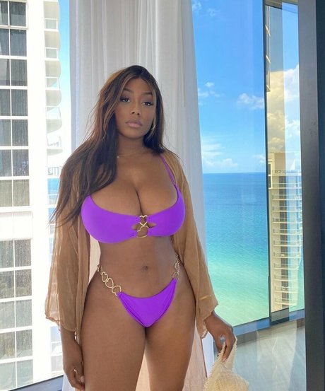 Vivi Panamera naked onlyfans