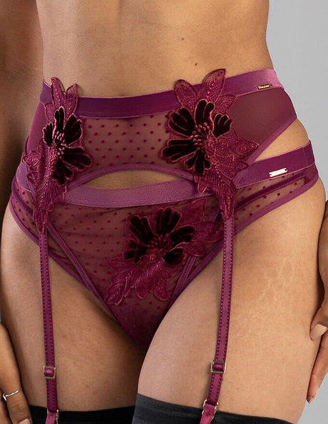 nikkirai_ onlyfans topless