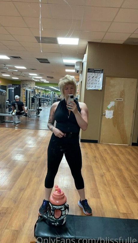 blissfulle onlyfans model photo