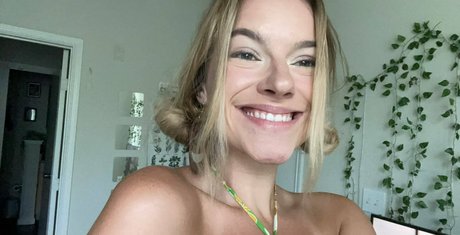 lilmisslindsey nude onlyfans leak