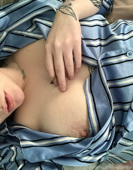 arianalgrande onlyfans strip tease