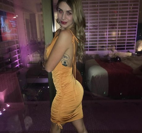 Emmily Mello porn onlyfans