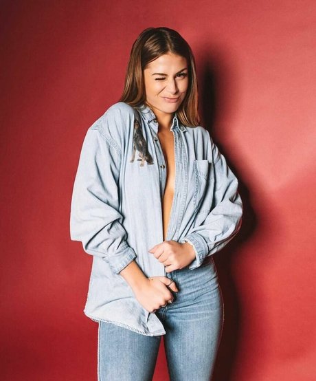 Emmily Mello onlyfans leaked nudes