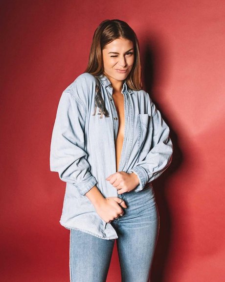 Emmily Mello on onlyfans