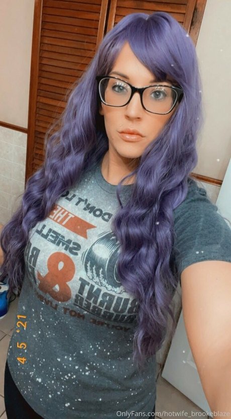 hotwife brookeblaze onlyfans strip tease