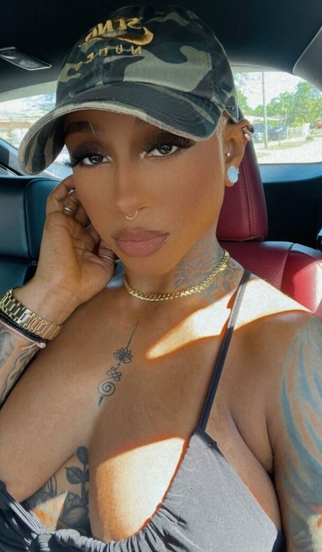 ItsJustRocky naked onlyfans