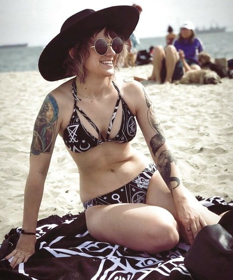 Holly Conrad Profile pic