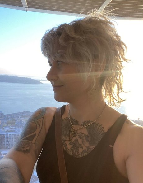 Holly Conrad onlyfans lean