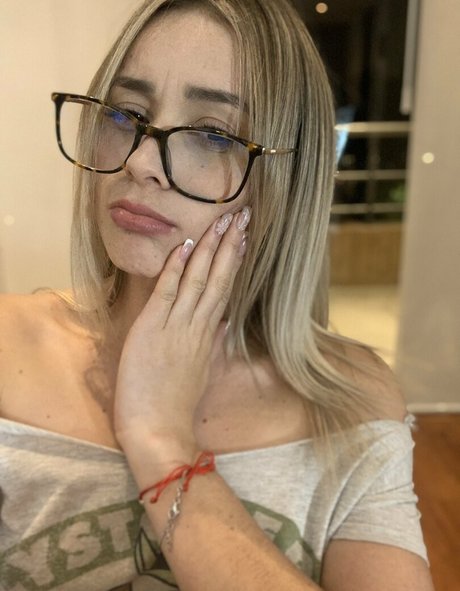 anniewillfree onlyfans porn leaked