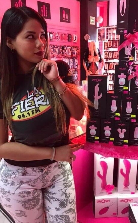 Itcel Macias strip onlyfans