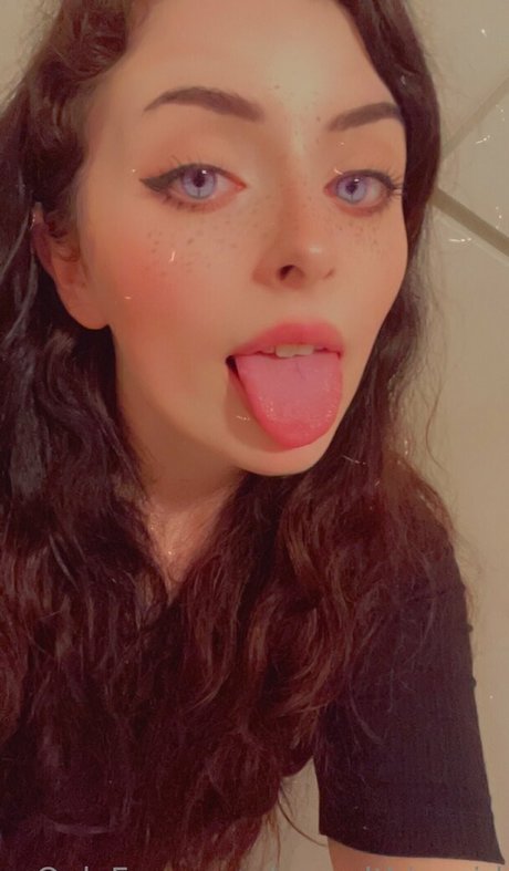 yosadthiccgirl onlyfans public photos