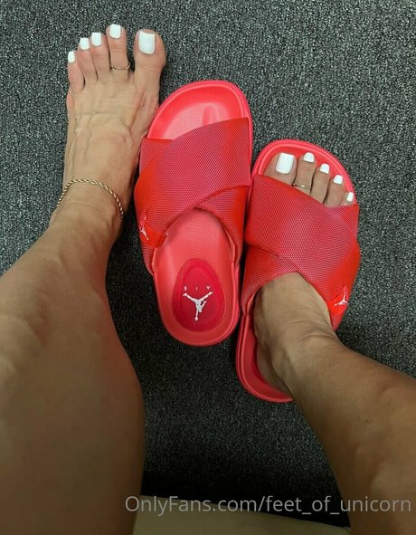 feet of unicorn onlyfans topless