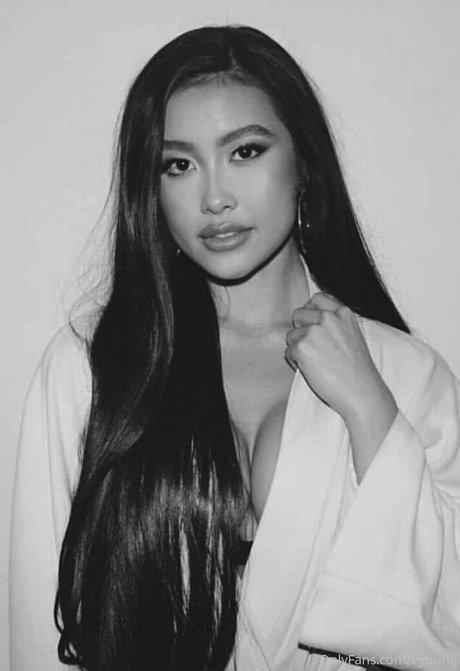 eyoung nude onlyfans