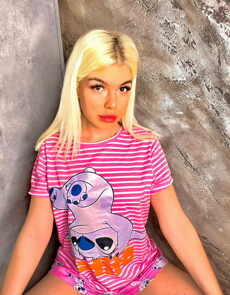 elsakroes onlyfans leaked tits