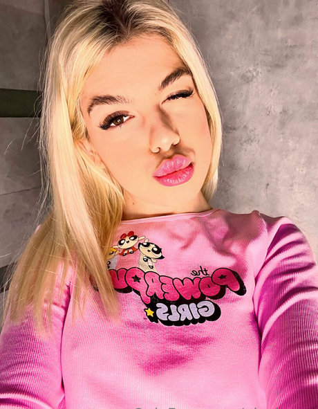 elsakroes onlyfans tits