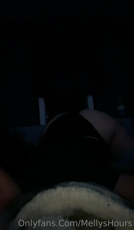 mellyshours onlyfans leak nudes