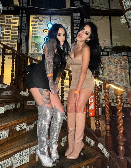 rosechevelle onlyfans leak xxx