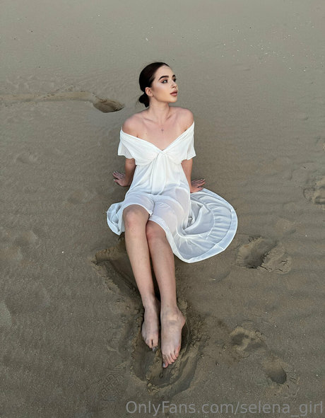 selena girl onlyfans explicit content
