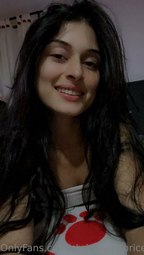 christinecaprice nude onlyfans leaks