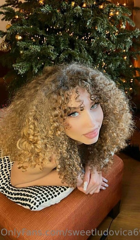 sweetludovica69 onlyfans striptease