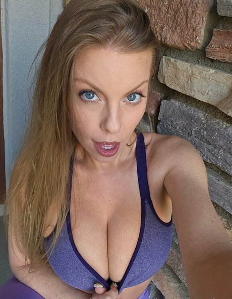 britneyamber nude onlyfans