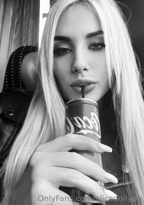 alicedollyua nude only fans leaks