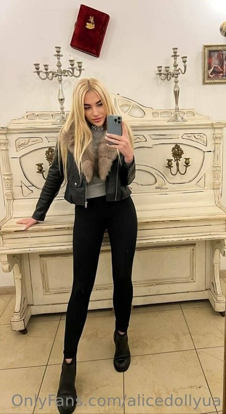 alicedollyua onlyfans naked leaked
