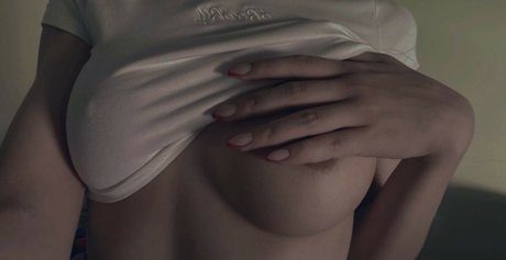 shu olivia1104 onlyfans leak naked