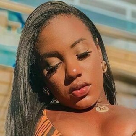 Adriele Souza onlyfans fotos