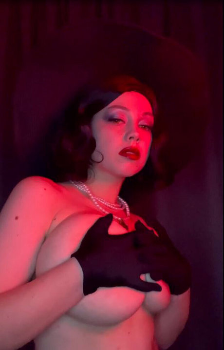 dahlia cosplay onlyfans nude