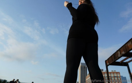 realgiantessa nude only fans leaks