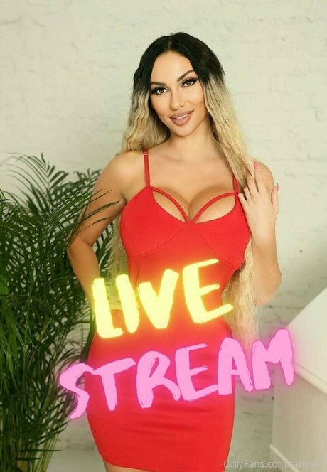 hottanuysha onlyfans boobs