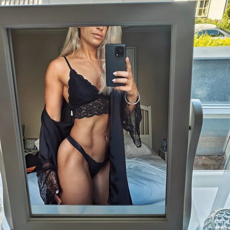 Larissa Van Meerten nude onlyfans leak