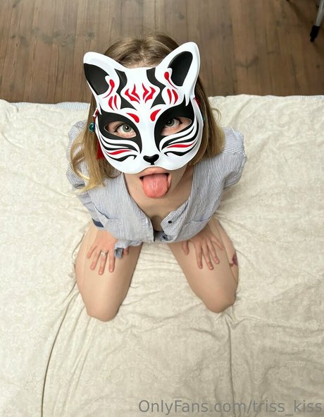 triss kiss onlyfans sextape