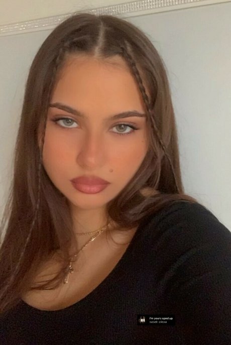 Sah Santtos_ onlyfans nudes leak