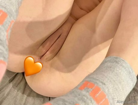 brunetteheadbaddie onlyfans pics