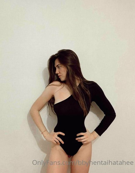 aminavalentino onlyfans desnuda